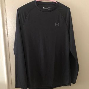NWOT Underarmour loose heat gear long sleeve